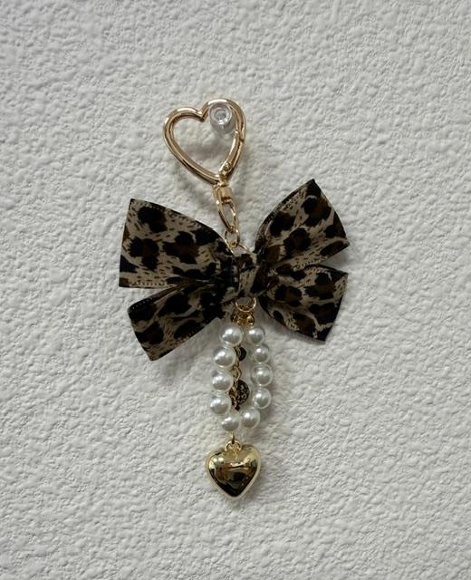 Tan Cheetah Bow charm