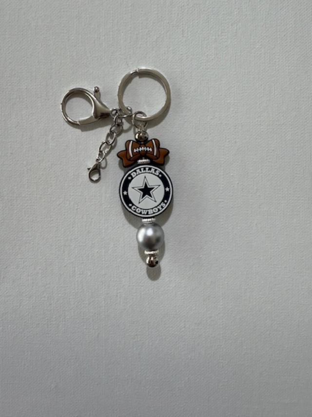 Cowboys bow keychain