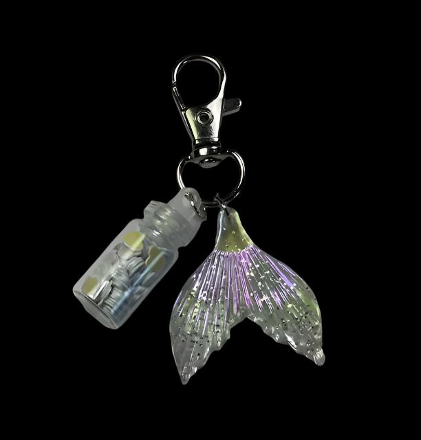Key chain -white glitter