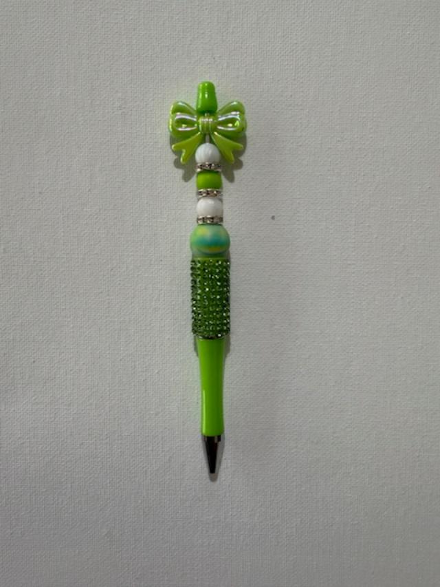 Green bow pen