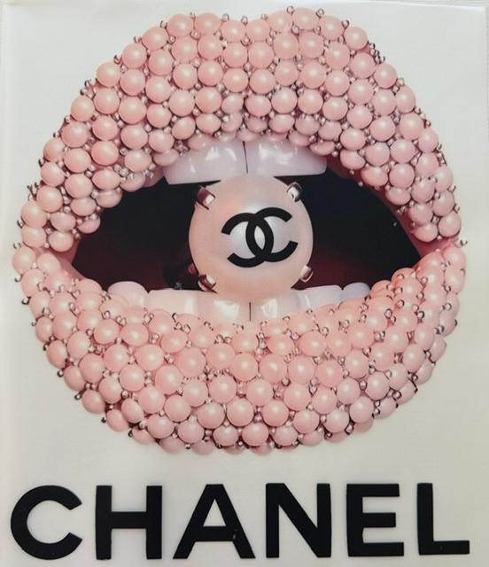 Chanel - pink bead lips