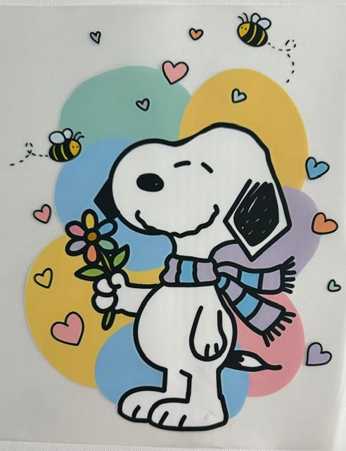 Snoopy - holding flowers